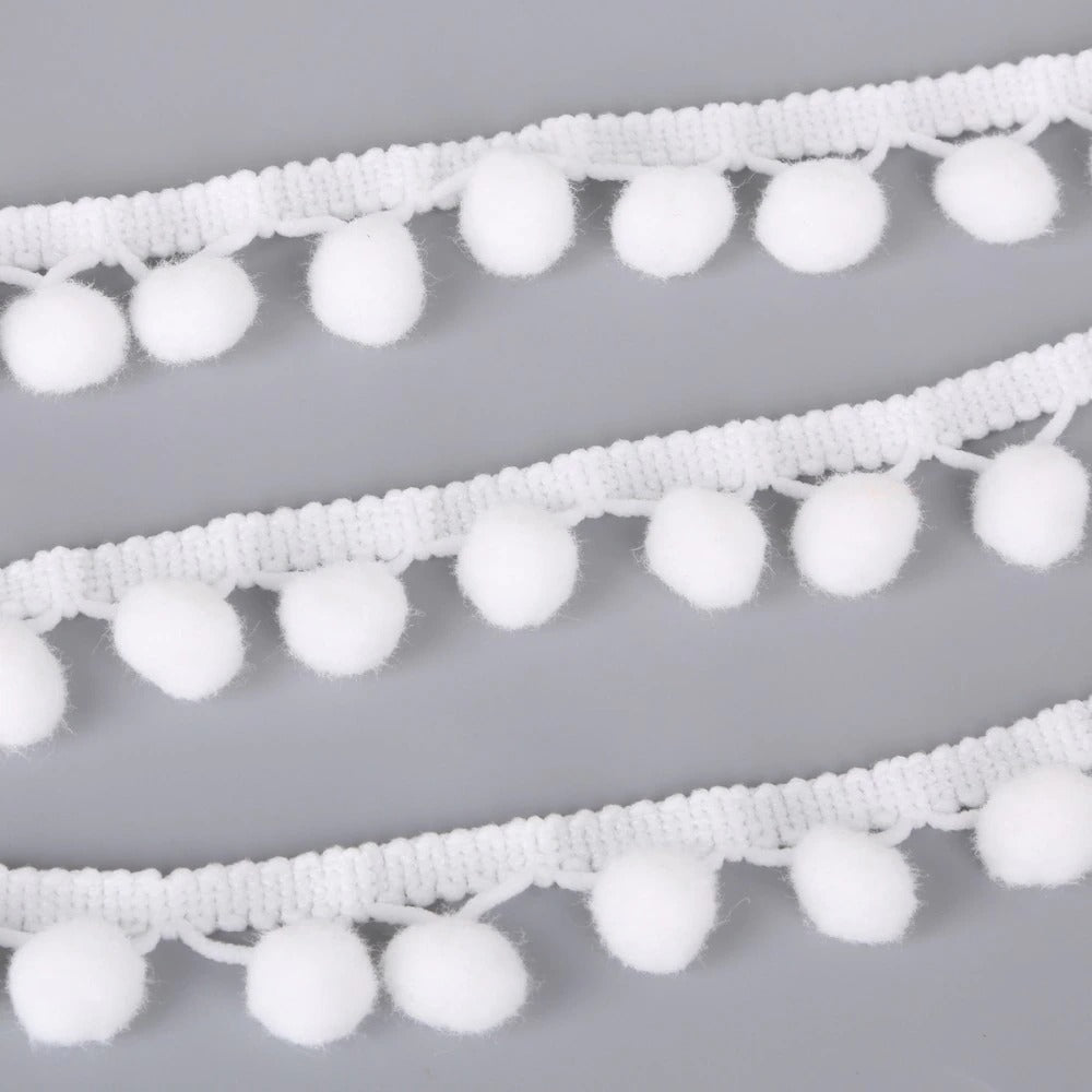 KnottyCord POM-WHITE-25-Dot Bundi Dot pom pom White Boarder Lace